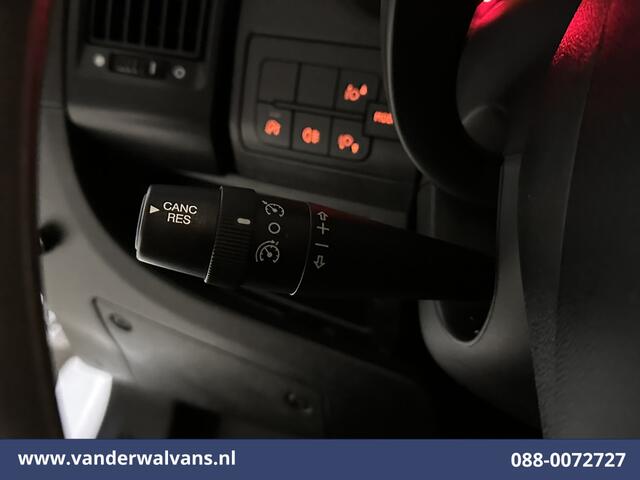 Peugeot BOXER 2.2 BlueHDi 141pk Bakwagen Laadklep Euro6 Airco | 955kg laadvermogen | Cruisecontrol Bijrijdersbank