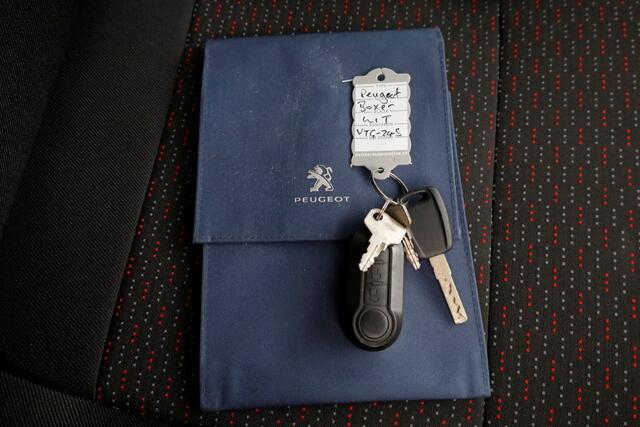 Peugeot BOXER 2.2 BlueHDi 165pk Durisotti Lowliner Bakwagen met laadklep L454cm 01-2023