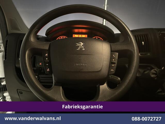 Peugeot BOXER 2.2 BlueHDi 165pk Bakwagen Laadklep Fabrieksgarantie Euro6 Airco | Camera | Cruisecontrol Bijrijdersbank.