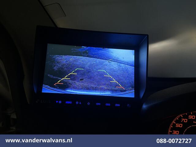 Peugeot BOXER 2.2 BlueHDi 141pk Bakwagen Laadklep Euro6 Airco | Camera | 985kg laadvermogen Bijrijdersbank