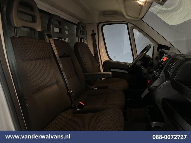 Peugeot BOXER 2.2 BlueHDi 141pk Bakwagen Laadklep Euro6 Airco | Camera | 985kg laadvermogen Bijrijdersbank
