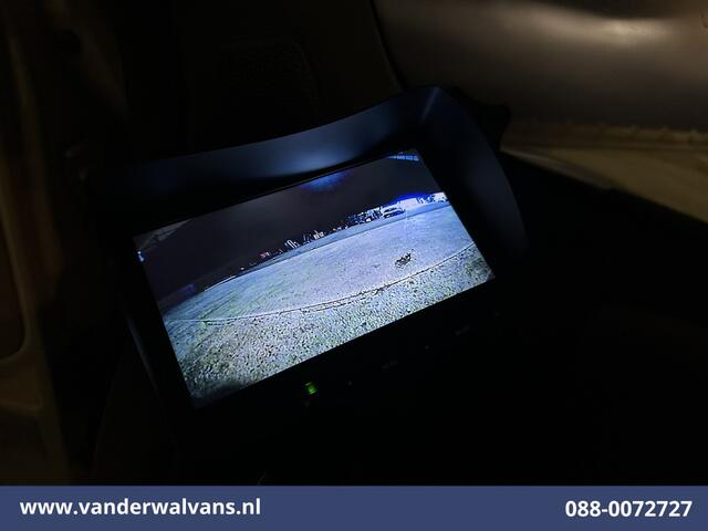 Peugeot BOXER 2.2 BlueHDi 141pk Bakwagen Laadklep Zijdeur Euro6 Airco | Camera | Cruisecontrol | 937kg laadvermogen Bijrijdersbank