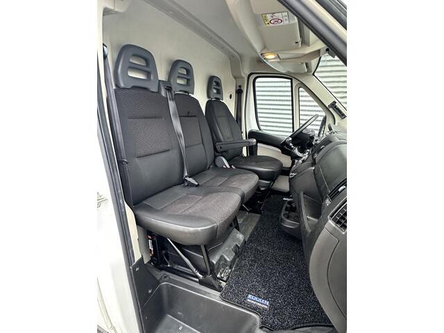 Peugeot BOXER 335 2.0 BlueHDI L3H2 Bus met laadklep