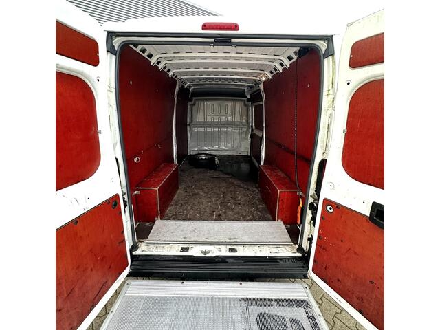 Peugeot BOXER 335 2.0 BlueHDI L3H2 Bus met laadklep