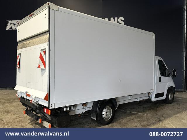 Peugeot BOXER 2.2 BlueHDi 141pk Bakwagen Laadklep Euro6 Airco | Cruisecontrol | 985kg laadvermogen Bijrijdersbank