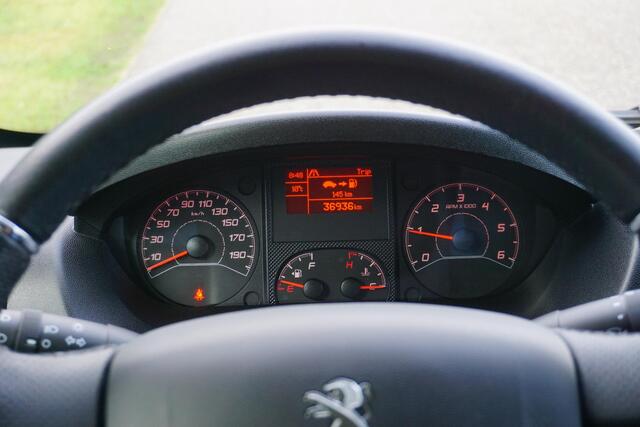 Peugeot BOXER 2.2 BlueHDi 140 L3H2 3.5t in Topstaat |BPM vrij |1e eigenaar |140 pk |3500 KG |Camera |Cruise |Navi |Carplay |Betimmering |2e airbag |Dode-hoek detectie