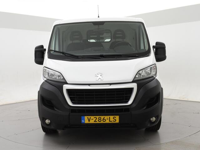 Peugeot BOXER 330 2.0 BLUEHDI 130 PK EURO 6 + CAMERA | TREKHAAK | NAVIGATIE | CRUISE | AIRCO