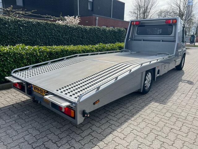 Peugeot BOXER 435 2.2 BlueHDi tijhof oprijwagen luchtvering, cruise, clima, trekhaak