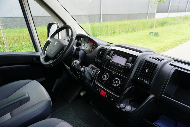 Peugeot BOXER 335 2.2 BlueHDi 140 L2H2 Premium in Topstaat |Metallic |Camera |Cruise |Navi |1 eigenaar |3500 KG |Mooie Camperbasis |BPM vrij |140 pk |EURO6D