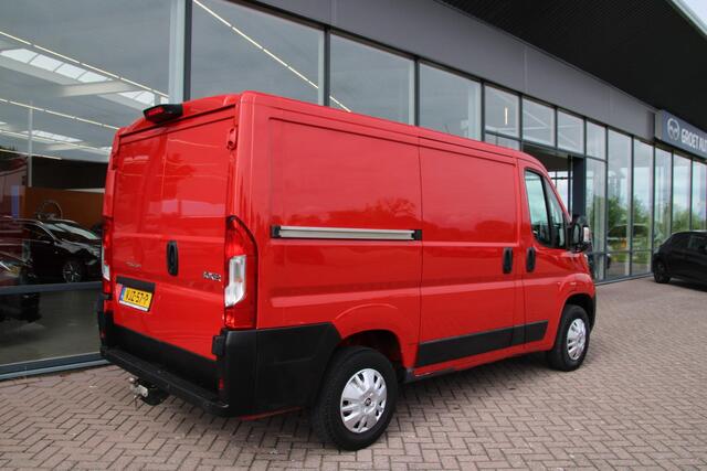 Peugeot BOXER 330 2.2 BlueHDi 120pk L1H1 Premium Airco Navi Camera Trekhaak BPM-vrij 1e eigenaar dealer onderhouden