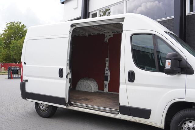 Peugeot BOXER 2.2 BlueHDi 120PK L2H2 EURO 6 - Airco - Navi - Cruise - €12.900,- Excl.
