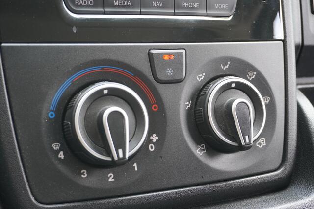 Peugeot BOXER 2.2 BlueHDi 120PK L2H2 EURO 6 - Airco - Navi - Cruise - €12.900,- Excl.