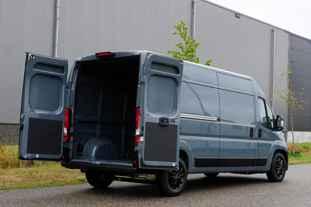 Peugeot BOXER 2.2 BlueHDi 180 L3H2 3.5t in Nieuwstaat |Automaat |Camera |Cruise |Navi |Groot scherm |2e airbag |BPM voordeel! |Climate control |Parkeersensoren |180 pk