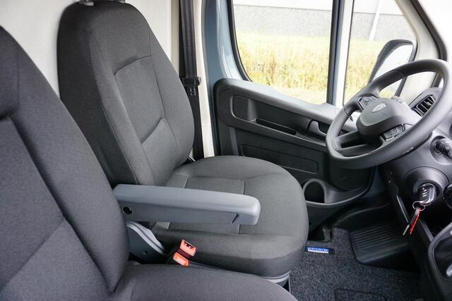 Peugeot BOXER 2.2 BlueHDi 180 L3H2 3.5t in Nieuwstaat |Automaat |Camera |Cruise |Navi |Groot scherm |2e airbag |BPM voordeel! |Climate control |Parkeersensoren |180 pk