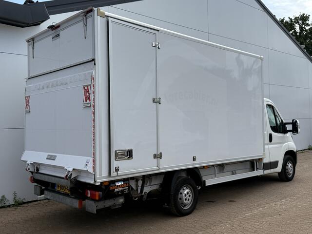 Peugeot BOXER 2.0 130PK Bakwagen Laadklep Navigatie Camera Airco Zijdeur Meubelbak Koffer