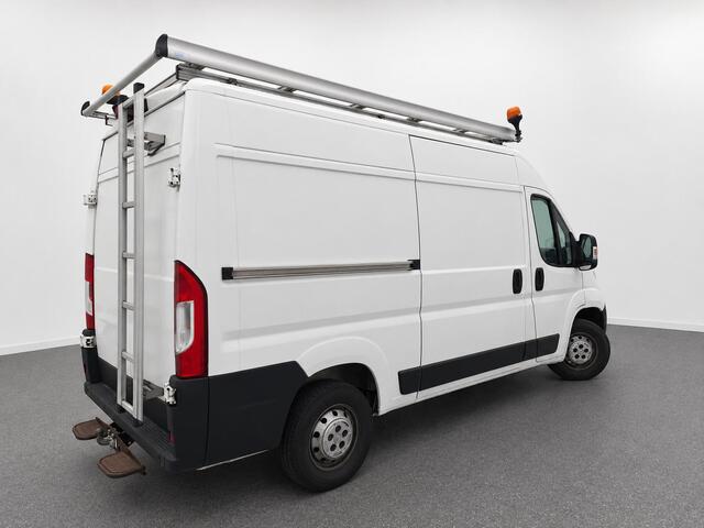 Peugeot BOXER 2.2 BlueHDi 165PK Premium L2H2 Trekhaak Navigatie Camera Airco Bluetooth Cruise Control Bumperopstap Achter Dakladder Parkeersensoren Lane Warning Departure