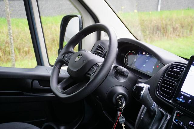 Peugeot BOXER 2.2 BlueHDi 180 L4H3 3.5t Zwaar Automaat |In topstaat |Full-Option |Adaptive Cruise |Groot scherm |Full-LED |Parkeersensoren rondom |2e airbag |BPM voordeel! |Mooie camperbasis