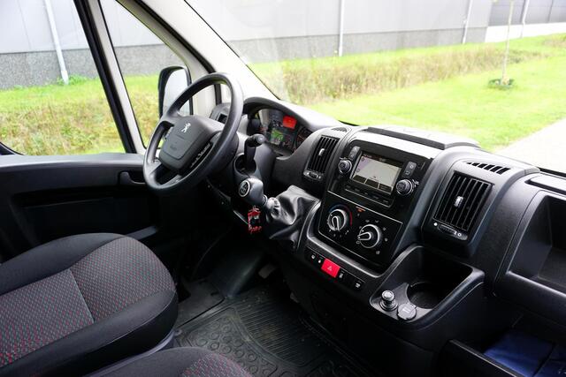 Peugeot BOXER 335 2.2 BlueHDi 140 L3H2 Premium in Topstaat |1e eigenaar |Camera |Cruise |Navi |Airco |Metallic |3500 KG |EURO6D |BPM voordeel! |Lage km-stand