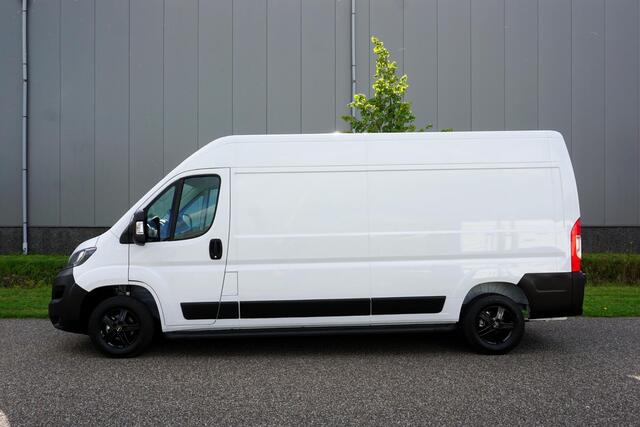 Peugeot BOXER 2.2 BlueHDi 140 L3H2 3.5t in Nieuwstaat |Betimmerd |BPM vrij |Trekhaak |Camera |Cruise |Navi |DEMO |EURO6D |3500 KG |Parkeersensoren |Carplay |Android auto
