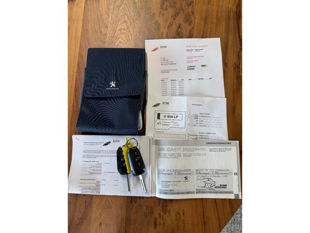 Peugeot EXPERT 226S 1.6 HDi 95 PK / Clima / Trekhaak / Navi / Licht metaal
