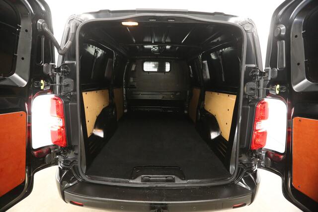 Peugeot EXPERT 2.0 BlueHDI L3H1 177PK Automaat Airco Cruise 360Camera LED Carplay Trekhaak 3 Persoons PDC 17''LMV