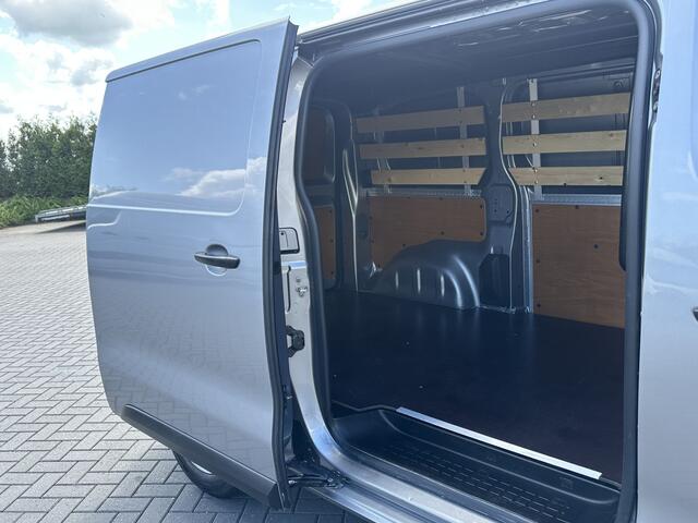 Peugeot EXPERT 1.5 BlueHDI 102 PK / L2H1 / 18.472 KM !! / 1e EIG. / TREKHAAK / AIRCO / CRUISE / BLUETOOTH / ORIG. NL