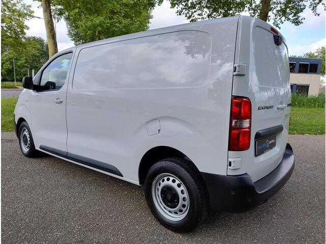 Peugeot EXPERT L2 2.0 BlueHDi 145pk EAT8 | Houten afwerking laadruimte | Verhoogd laadvermorgen | Trekhaak | Doorlaadluik tussenschot | Keyless entry | Climate control | Achteruitrijcamera | Parkeersensoren voor en achter | Surround View | NAVI | Apple Carplay | Android