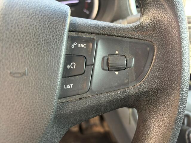 Peugeot EXPERT 1.6 BlueHDI 95 Premium L1/H1 Airco Navigatie Parkeersensoren achter Cruise control Trekhaak