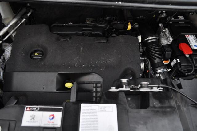 Peugeot EXPERT 227S2.0 autom. L2 180PrPremium Navi Pdc Act