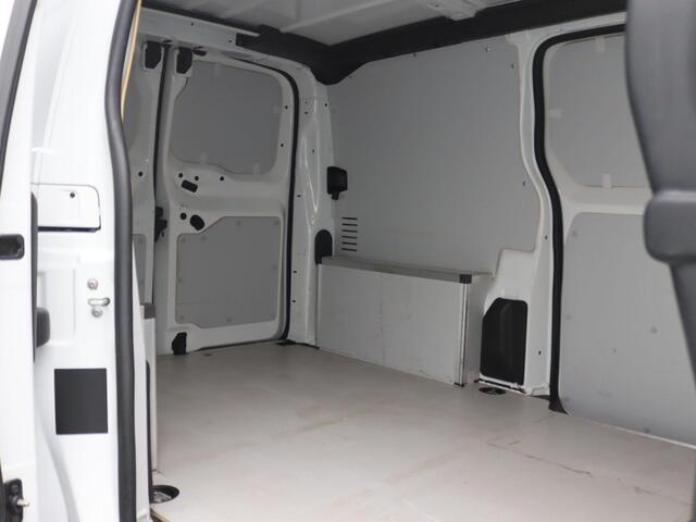 Peugeot EXPERT 2.0 BlueHDI Standard L2 Asphalt 180PK Aut. Achteruitrijcamera, Keyless, Head-Up Display, Zijschuifdeur links en rechts, Navi, Trekhaak, Houten Laadvloer, 17" LM Velgen