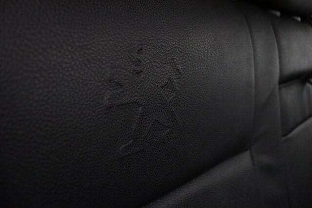 Peugeot EXPERT 231L 2.0 BlueHDI Sport Edition -lang verhuur OSCAR - 180 PK | L3 | Automaat | Trekhaak | Navigatie | Parkeer Camera | Xenon Lampen | Glas Look | Side Bars |