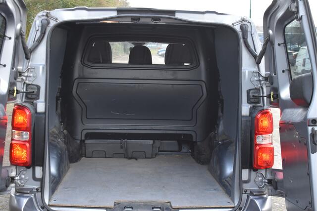 Peugeot EXPERT DC 5-Persoons 2.0 BlueHDI 180 Long Sport | Leder | Camera | Carplay | Trekhaak | Xenon / LED | Cruise Contr | NAP