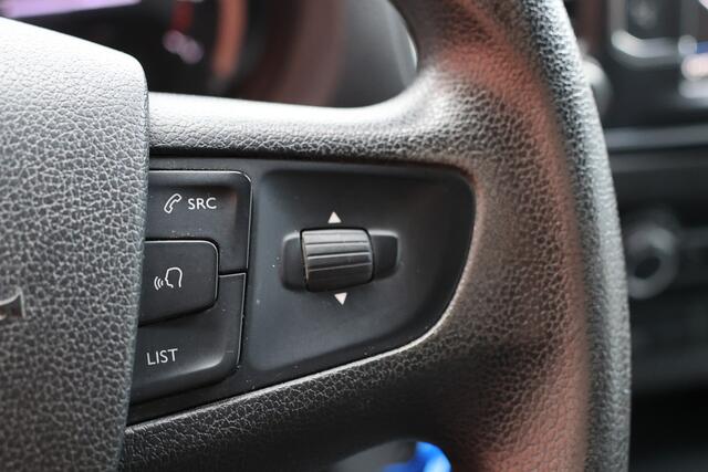 Peugeot EXPERT 2.0 BlueHDI Premium | CarPlay | PDC | Lederen bekleding | Trekhaak | Betimmering | Cruise control | NAP Logisch | Nieuwe APK