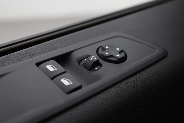 Peugeot EXPERT 2.0 HDi 145pk L3H1 | 2x voorstoel | Dubb Cab. | Stoelverw. | Apple Carplay | Ramen rondom | Achterklep