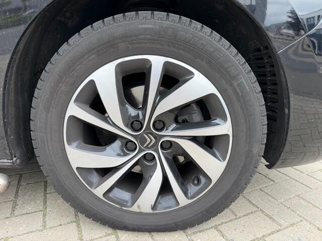 Peugeot EXPERT 2.0 BlueHDI 180PK autom 99dkm, laadlift â¬270pm