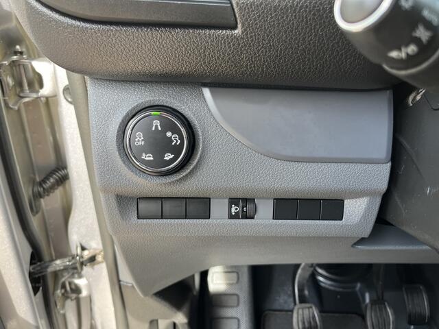 Peugeot EXPERT 1.5 BlueHDI Marge BTW en BPM vrij!! Airco Cruise controle Navigatiesysteem 2-Persoons Parkeerhulp achter Apple carplay 1e eigenaar Euro 6 Bpm en Btw vrij voor particulier gebruik !!