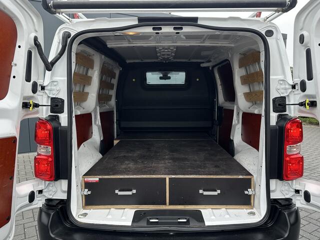 Peugeot EXPERT 2.0 BlueHDI 123 PK / L2H1 / 1e EIG. / IMPERIAAL / TREKHAAK / AIRCO / CRUISE / CARPLAY