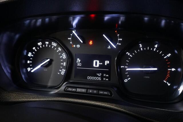 Peugeot EXPERT 2.0 BlueHDI 145PK L3 Automaat Trekhaak Airco navigatie