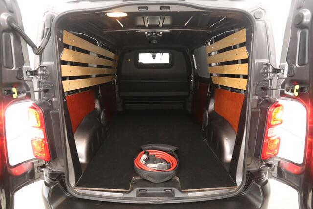 Peugeot EXPERT Elektrisch Standard Premium 75 kWh L2H1 | Snelladen | SOH 90% | Airco | Camera | Cruise | Carplay | Parkeersens.