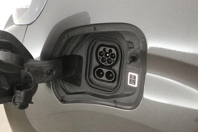 Peugeot EXPERT Elektrisch Standard Premium 75 kWh L2H1 | Snelladen | SOH 90% | Airco | Camera | Cruise | Carplay | Parkeersens.