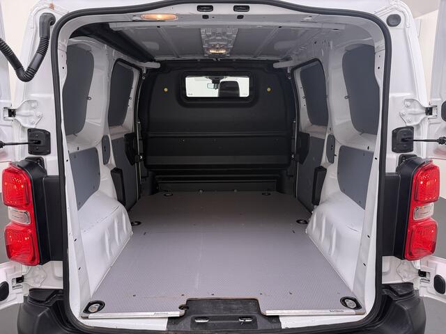 Peugeot EXPERT 2.0HDI 123PK 3-Persoons Euro 6 Imperiaal 2X Schuifdeur Trekhaak 360°Camera BlindSpot Assistent Apple Carplay Android Auto Cruise Control DAB Pdc Premium Betonplex Vloer Wandbetimmering Regen-Lichtsensor 2.500KG Trekgewicht 1e Eigenaar Origineel Nederlands