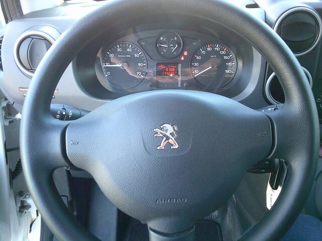 Peugeot PARTNER 120 1.6 BlueHDi 100 L1 Premium VOORZIEN VAN AIRCO+CRUISE+NAVIGATIE !!!!
