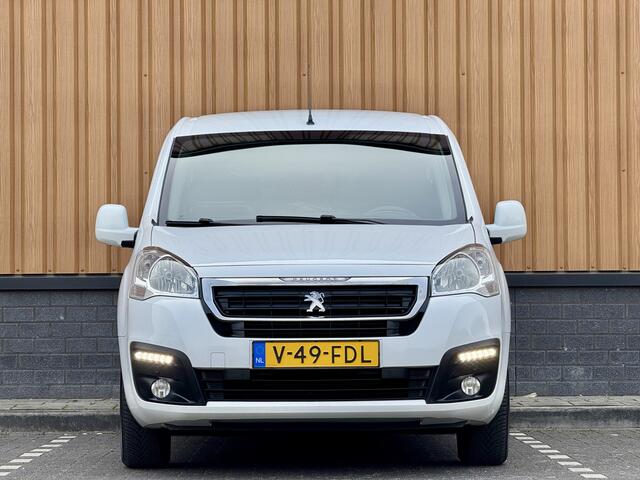 Peugeot PARTNER 120 1.6 VTi 98 L1 Profit+ | Benzine! | 3 Persoons | Apple Carplay | Android Auto | Trekhaak | Airconditioning | Cruise Control | Stoelverwarming | Parkeersensoren | Elektrische Spiegels |