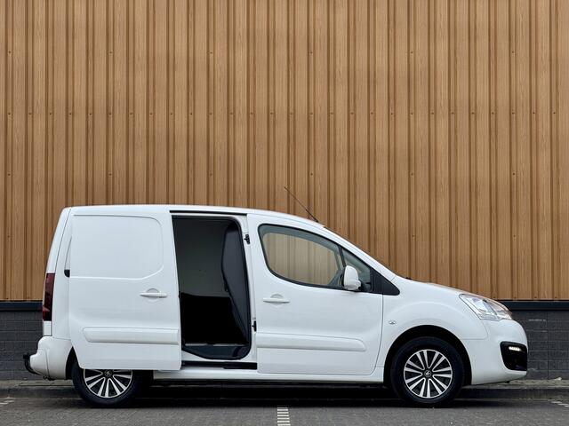 Peugeot PARTNER 120 1.6 VTi 98 L1 Profit+ | Benzine! | 3 Persoons | Apple Carplay | Android Auto | Trekhaak | Airconditioning | Cruise Control | Stoelverwarming | Parkeersensoren | Elektrische Spiegels |