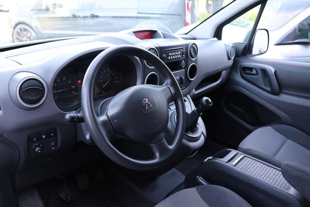 Peugeot PARTNER 120 1.6 BlueHDi 100 | Airco | Cruise control | PDC | Imperiaal | Elek. ramen | Bluetooth | MF Stuur | Houten vloer | NAP Logisch | NL Auto