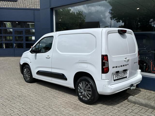 Peugeot PARTNER 1.5 BlueHDi 130 EAT8 S&S L1 | Stoelverwarming | Trekhaak | Keyless Entry | Stuurverwarming | Navigatie | Camera | Dodehoekbewaking | 220 Volt aansluiting | Digitale Binnenspiegel |