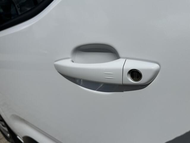 Peugeot PARTNER 1.5 BlueHDi 130 EAT8 S&S L1 | Stoelverwarming | Trekhaak | Keyless Entry | Stuurverwarming | Navigatie | Camera | Dodehoekbewaking | 220 Volt aansluiting | Digitale Binnenspiegel |