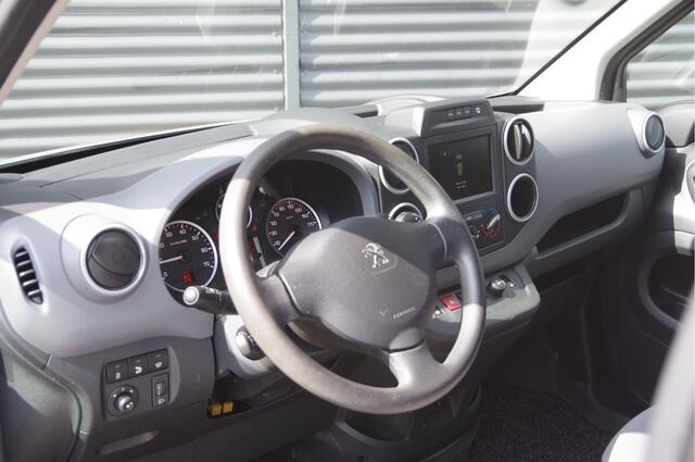 Peugeot PARTNER 1.6 BlueHDi Première S&S AUT. TREKHAAK, NAVI, CRUISE, AIRCO, PARKEERSENSOREN, APPLE CARPLAY, NAP, NL AUTO