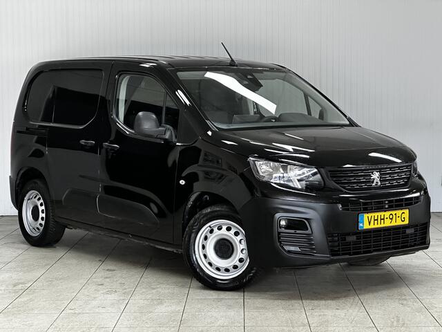 Peugeot PARTNER 1.5 BlueHDI Premium/ AUTOMAAT!/ Zij-Schuifdeur rechts/ Trekhaak/ Navi/ Apple + Android/ Airco/ Cruise/ Elek. pakket/ Isofix/ Bluetooth/ Armsteun/ Multi. Stuur/ Mistl./ PDC/ Dagrijverl.