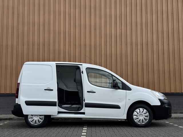 Peugeot PARTNER 120 1.6 BlueHDi 75 L1 Pro | Marge | Cruise Control | Parkeersensoren | Elektrische Ramen | Elektrische Spiegels | Multifunctioneel Stuurwiel | Centrale Deurvergrendeling met Afstandsbediening |